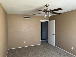 6905 Blackberry Dr in Arlington, TX - Building Photo - Building Photo