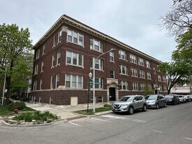 1224 W Rosemont Ave in Chicago, IL - Building Photo
