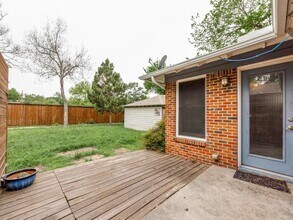 9520 Ash Creek Dr in Dallas, TX - Foto de edificio - Building Photo