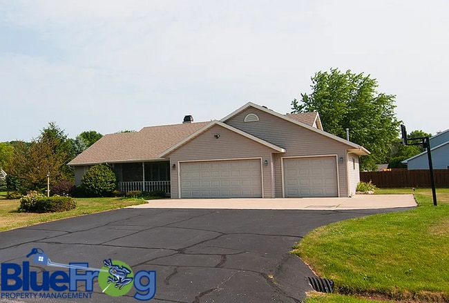 property at 2002 Minnie Ln