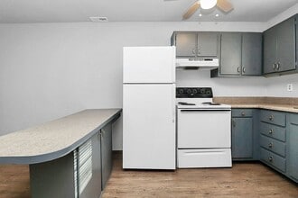 4220 Castleton Rd in Charlotte, NC - Building Photo - Building Photo