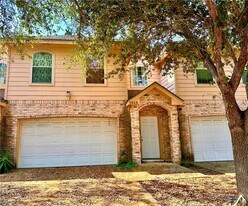 11 Phoenix St in Edinburg, TX - Building Photo