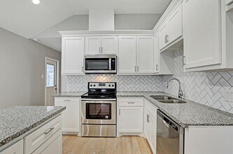 5217 Sherman St in Houston, TX - Foto de edificio - Building Photo