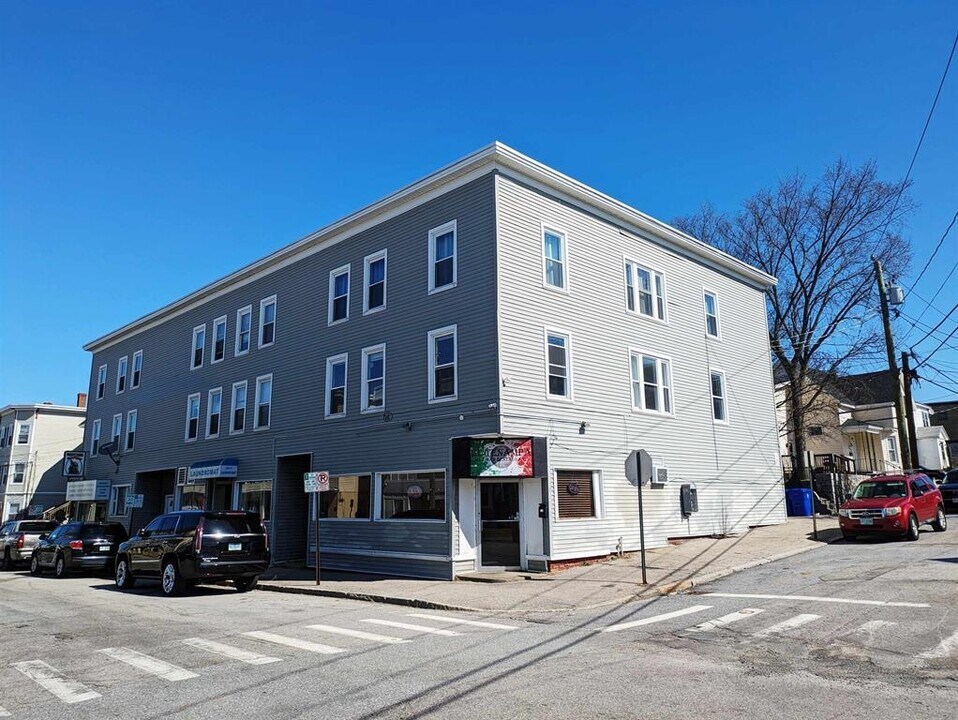 203 Wilson St in Manchester, NH - Building Photo
