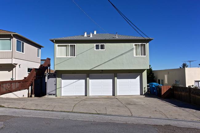 885 Laurel Ave in Belmont, CA - Foto de edificio - Building Photo