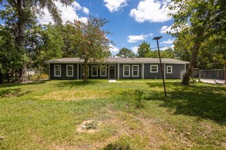 7070 Cayton St in Houston, TX - Building Photo - Building Photo