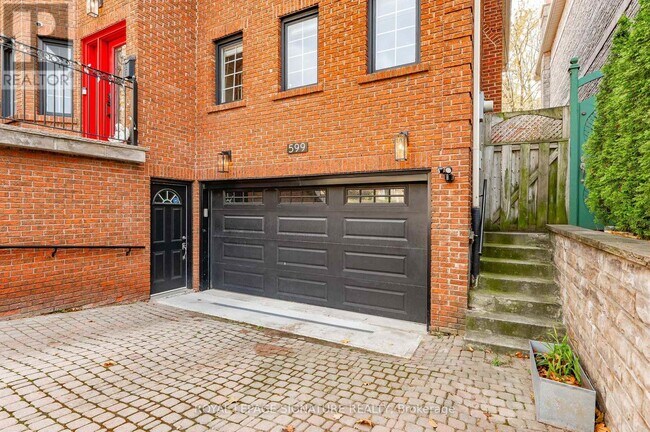 599 Glencairn Ave in Toronto, ON - Building Photo - Building Photo