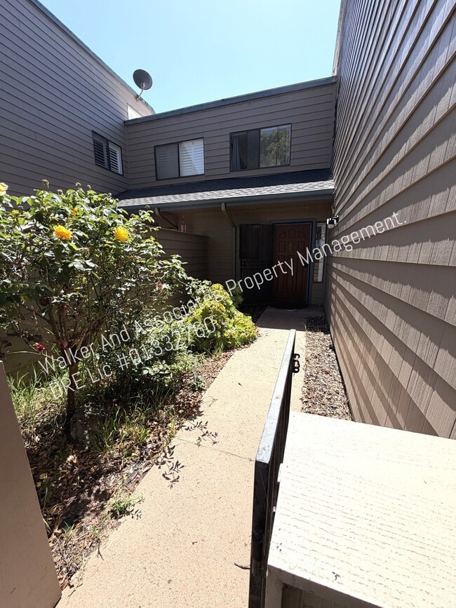 1414 Oakridge Park Rd in Santa Maria, CA - Building Photo - Building Photo