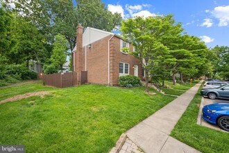 10301 Granite Creek Ln in Oakton, VA - Building Photo - Building Photo