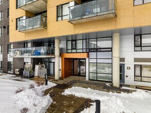 Viva Condos in Laval, QC - Building Photo - Building Photo