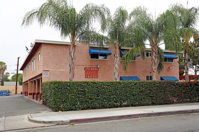 14232 Buena St in Santa Ana, CA - Foto de edificio - Building Photo