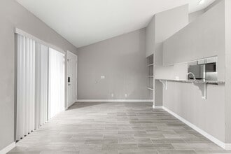 4151 SE 22nd Ave, Unit D in Ocala, FL - Building Photo - Building Photo