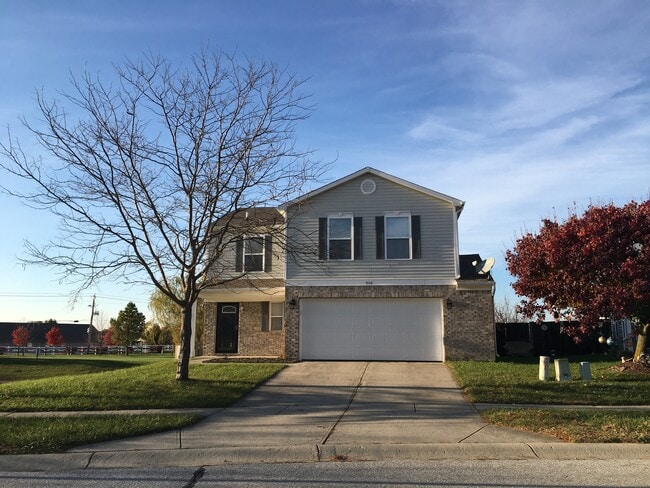 908 Bentgrass Dr in Greenwood, IN - Foto de edificio - Building Photo