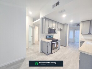 6916 Shady Woods Way in Rio Linda, CA - Building Photo - Building Photo