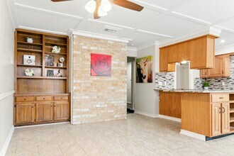 301 Hallmark Dr in Arlington, TX - Building Photo - Building Photo