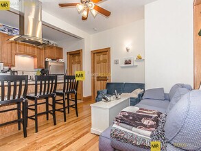 97 Myrtle St, Unit 4 in Boston, MA - Building Photo - Building Photo