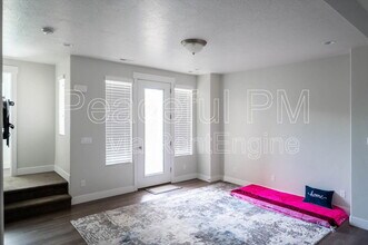 11104 Owen Ridge Way in South Jordan, UT - Building Photo - Building Photo