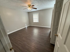 4 Wood Lane in Huntington, WV - Building Photo - Building Photo