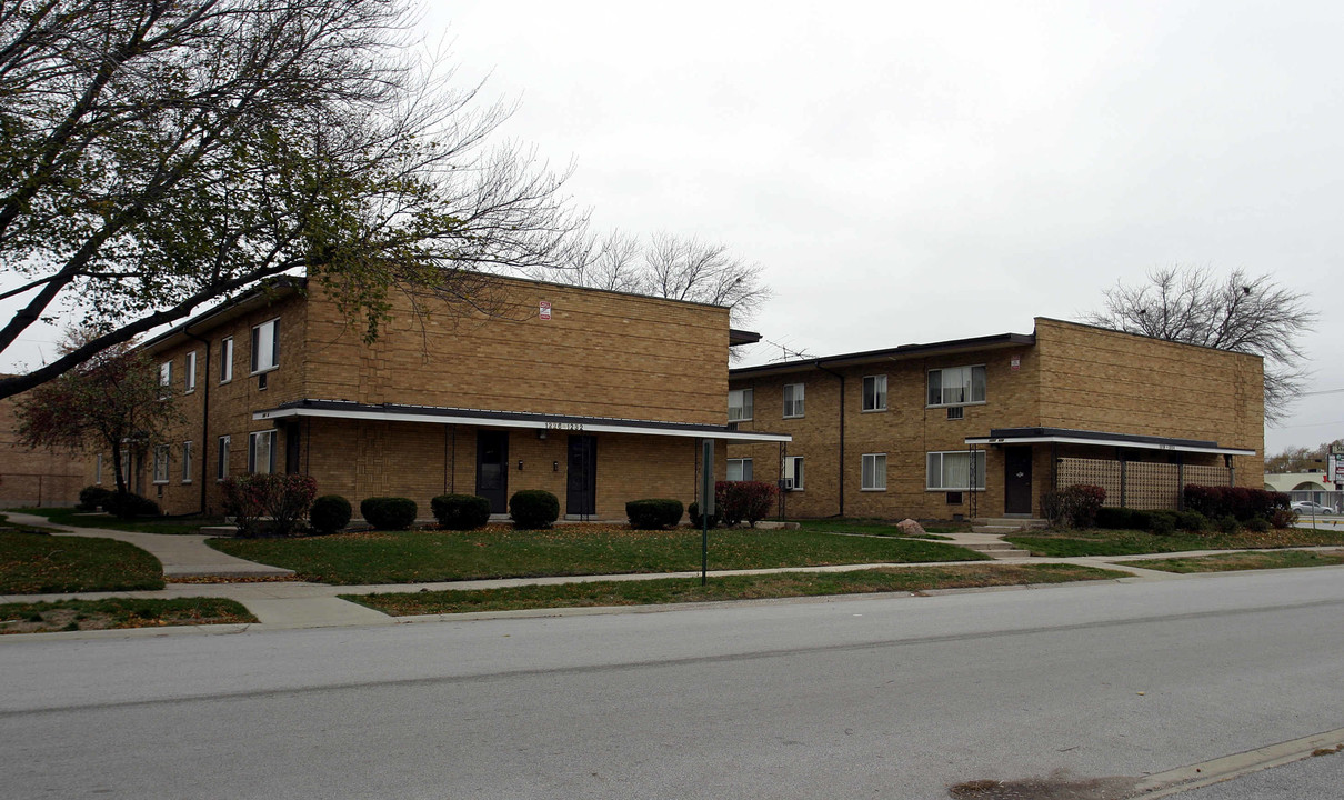 Superior Oak Apartments in Calumet City, IL - Building Photo