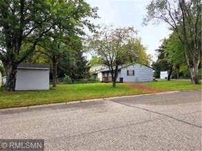 653 N 2nd St in New Richmond, WI - Building Photo - Building Photo