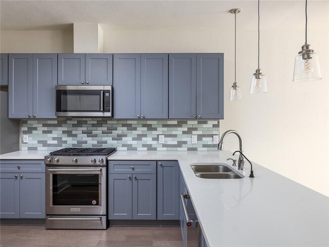 property at 908 Nueces St