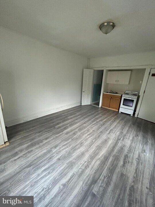 4635 Leiper St in Philadelphia, PA - Building Photo
