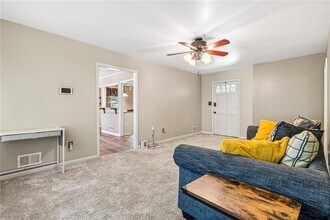 824 Hickory Ridge Rd SW in Lilburn, GA - Building Photo - Building Photo