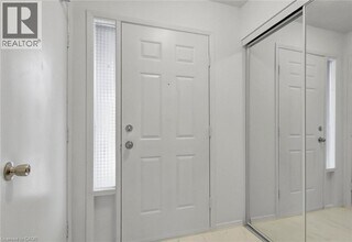 6530 Glen Erin Dr in Mississauga, ON - Building Photo - Building Photo