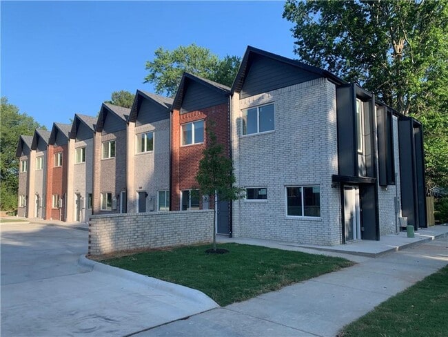 property at 1348 N West Ave