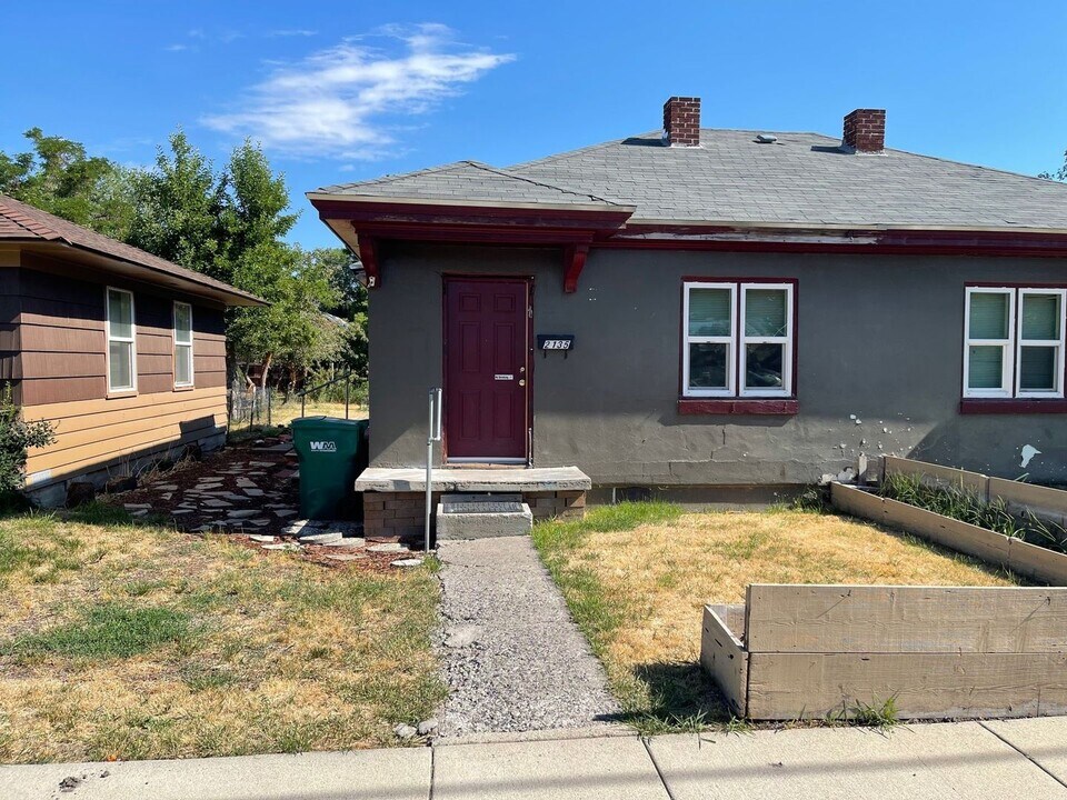 2135 Eberlein Ave in Klamath Falls, OR - Building Photo