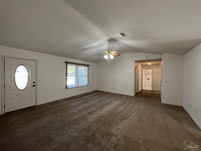 4925 Hyatt Ln in Pace, FL - Building Photo - Building Photo