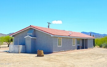 69762 Old Bell Rd in Salome, AZ - Building Photo - Building Photo