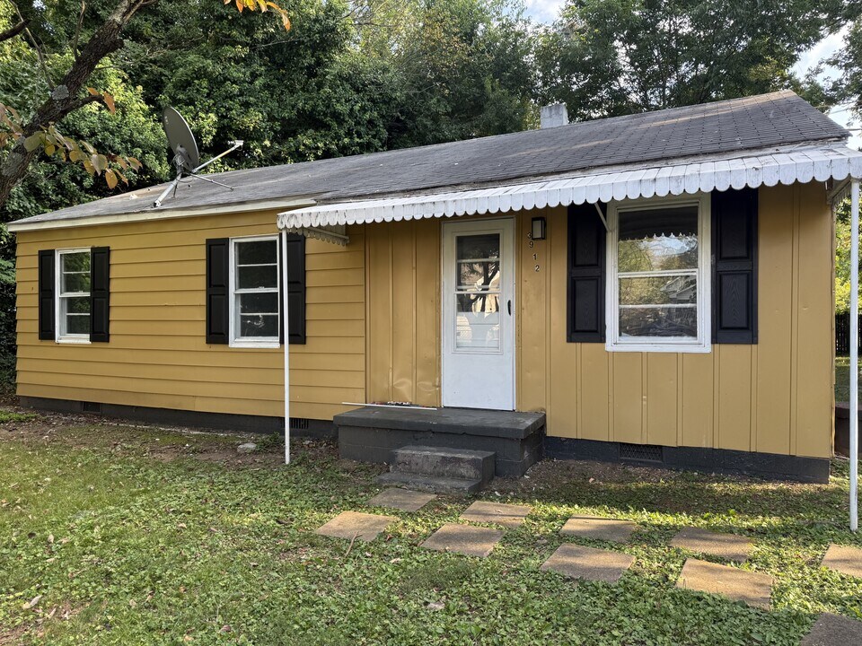 3912 Honan Dr in Greensboro, NC - Building Photo