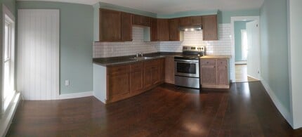 75 Green Street, Unit 2A in Brattleboro, VT - Foto de edificio - Building Photo