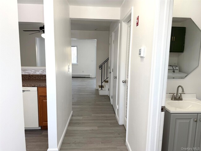 205 Everett Pl in Maybrook, NY - Building Photo - Building Photo