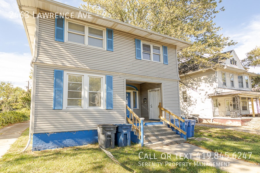 2463 Lawrence Ave in Toledo, OH - Building Photo