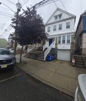 40 E 36th St in Bayonne, NJ - Building Photo
