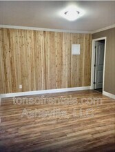 339 Dana Rd in Hendersonville, NC - Building Photo - Building Photo