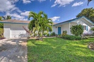 1036 Coral Dr in Boynton Beach, FL - Building Photo