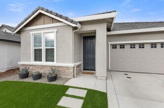 1305 Swallowtail Dr in Roseville, CA - Building Photo - Building Photo