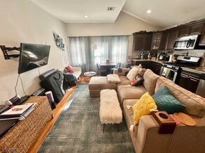 390 Orange Rd in Montclair, NJ - Building Photo - Building Photo