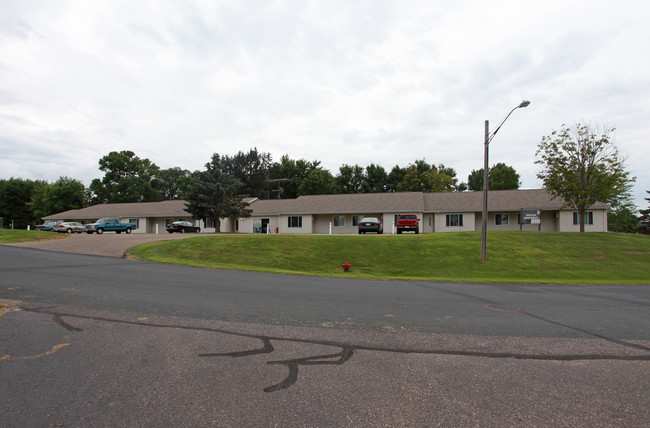 Oakview Apartments in Woodville, WI - Building Photo - Building Photo