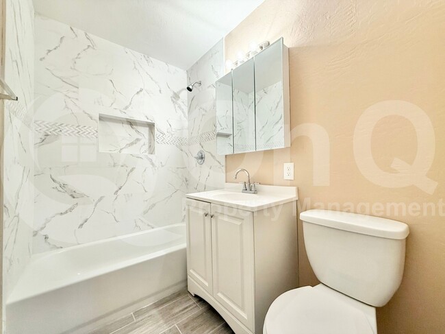property at 2407 N 20th Dr