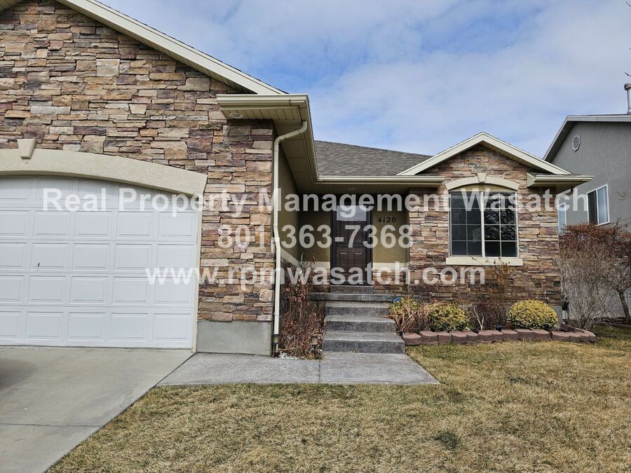 4120 Juniper Hills Dr in South Jordan, UT - Building Photo