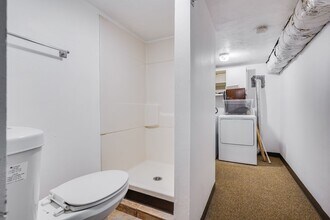 5251 SE Bybee Blvd in Portland, OR - Building Photo - Building Photo