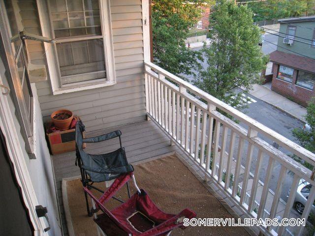 279 Washington St, Unit 2 in Somerville, MA - Foto de edificio - Building Photo