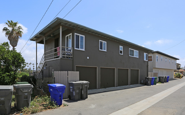 1913 S Myers St in Oceanside, CA - Building Photo - Building Photo