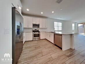 19353 W Elm St in Litchfield Park, AZ - Foto de edificio - Building Photo