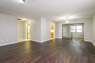 104 Lake Daisy Terrace in Winter Haven, FL - Foto de edificio - Building Photo