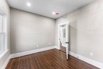 37 Knowlton St, Unit 3 in Somerville, MA - Foto de edificio - Building Photo